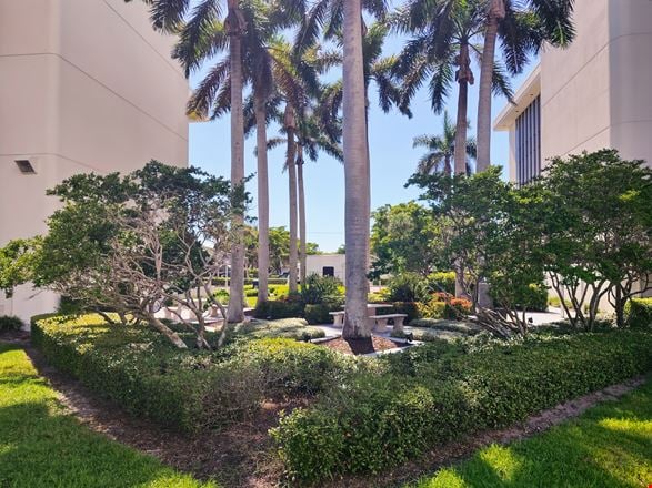 Regus - Naples - 3003 Tamiami Trail