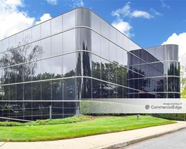 Airport Corporate Center - 640 Johnson Avenue