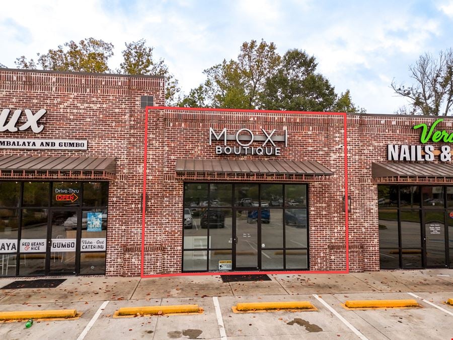 Retail Suite for Lease in Highly-Visible Commercial Corridor