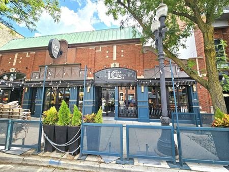 Retail space for Sale at 1525 North Wells Street in Chicago
