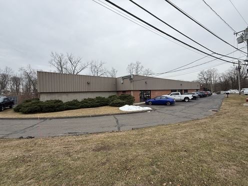 3,160 SF Flex Space