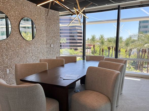Lucid Private Offices - Camelback Biltmore