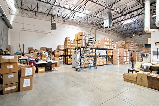 Runway Center | 10,000 SF Industrial Sublease | Suites G-H