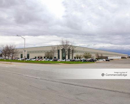 Industrial space for Rent at 850 Veterans Pkwy in Bolingbrook