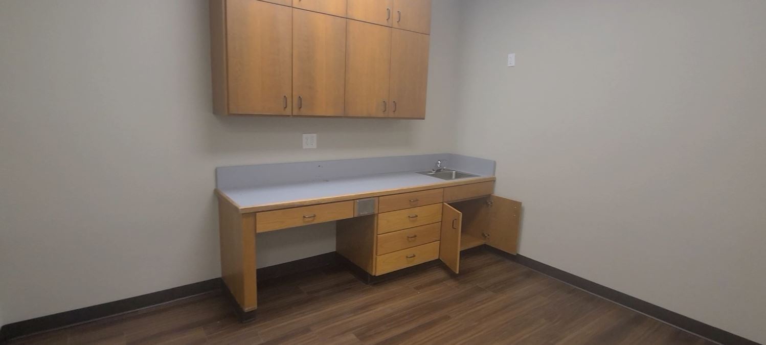 3,109 SF of Office/Medical Space in Bryan, TX