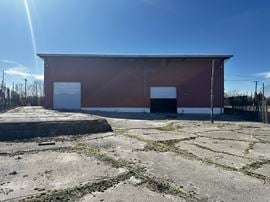 Freestanding Storage Warehouse with over 20’ Clear