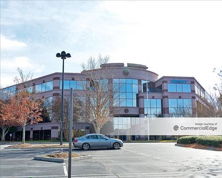 Photo of commercial space at 800 North Point Pkwy in Alpharetta