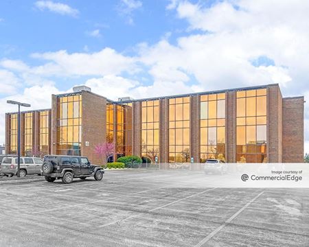 Roosevelt Glen Corporate Center - Building 4 - Glen Ellyn