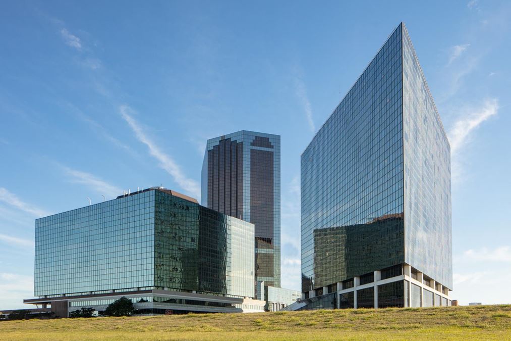 Lakeway Buildings