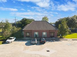 Gonzales Garden Office Ideal for Owner Occupant or Investor