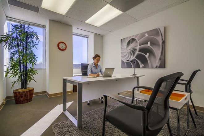 Barrister Executive Suites - Encino Gateway