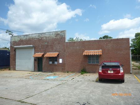 Photo of commercial space at 1557 Davis Ave SW in East Point