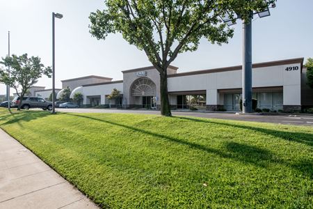 Industrial space for Rent at 4910 E Ashlan Ave in Fresno
