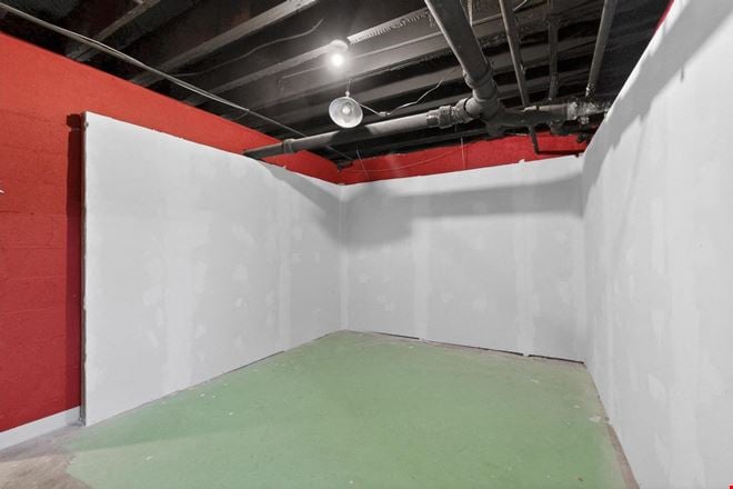 $87 Per Square Foot in Nob Hill Retail and Showroom