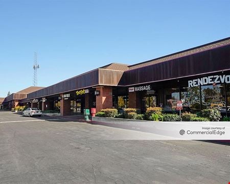 Photo of commercial space at 4713 Stockdale Hwy in Bakersfield