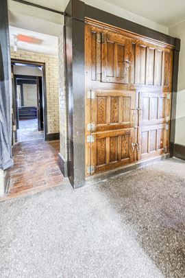 Manor House FOR SALE or LEASE