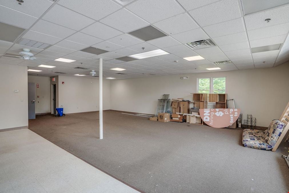 Well located Retail or Office Space in Groton, MA