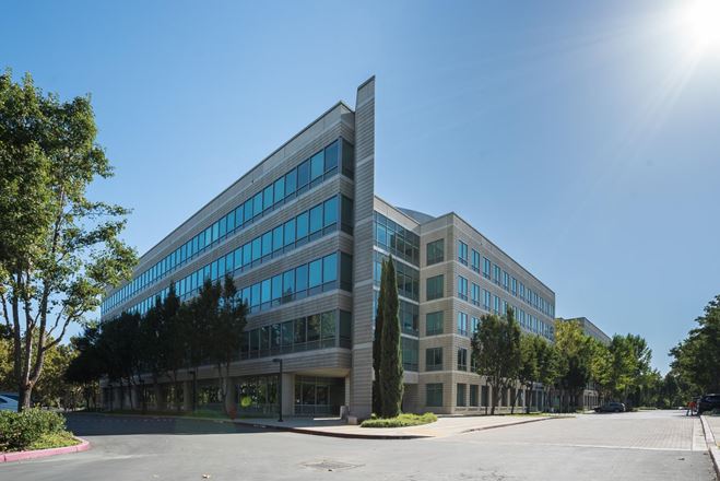 CA, Pleasanton - Corporate Commons