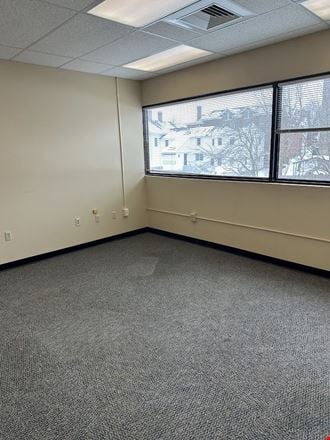 143 N Main St