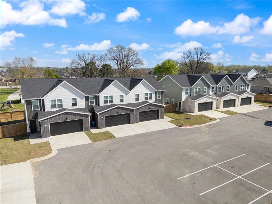 Birdmaster Townhomes