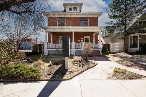 861 Grand Ave