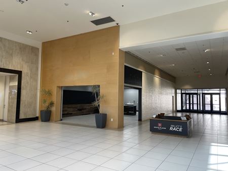 H06      Space Photo Gallery 4