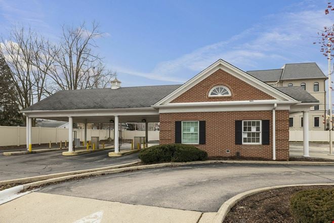 Downtown Naperville Prime Location