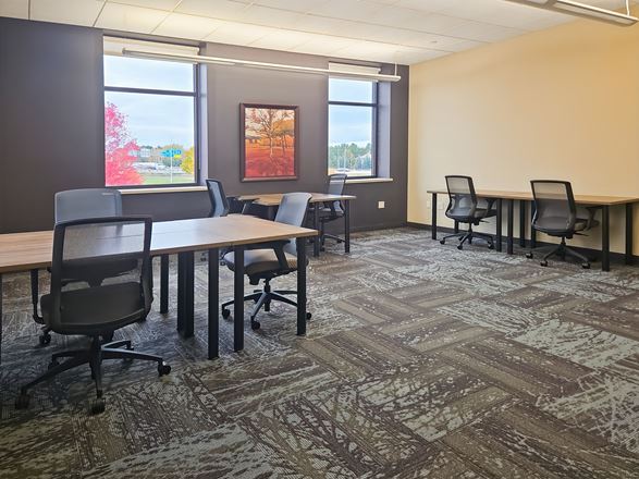 Regus - Eau Claire - Oakwood Mall Dr