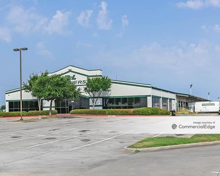 Industrial space for Rent at 2831 South Walton Walker Blvd in Dallas