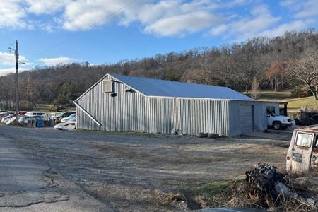 Photo of commercial space at 464 E Reba McEntire Ave in Stringtown