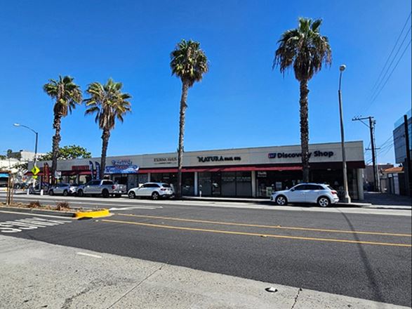 9229 Wilshire Blvd