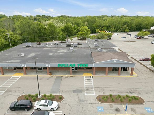 Cumberland, RI - Stop & Shop Plaza
