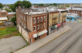 898 Main Ave