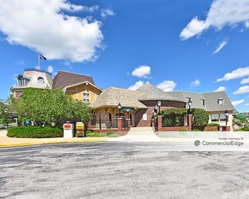 Le Chateau Village