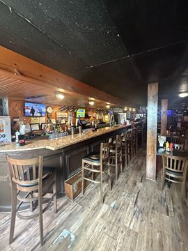 Gar's Lounge