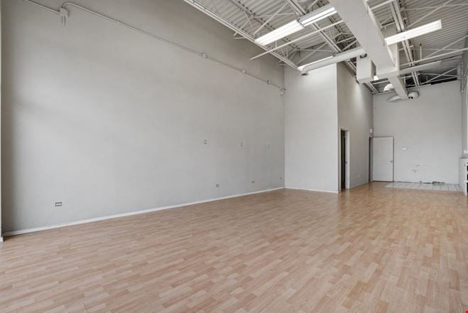 445 W Lake St