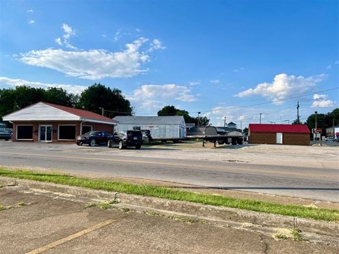 701 N Main St