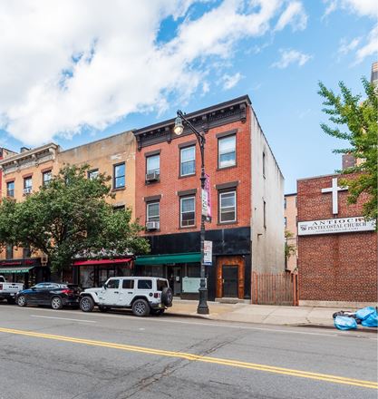 600 - 1,800 SF | 199 Atlantic Avenue | Prime Brooklyn Retail/Office With Heavy Foot & Vehicle Traffic for Lease