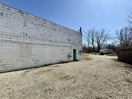 Auto Repair / Salvage in Lansing