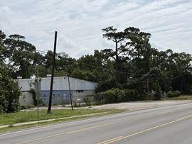 1922 W MAIN ST BAYTOWN TX- 6,250sf Flex Bldg, 0.88 Acre