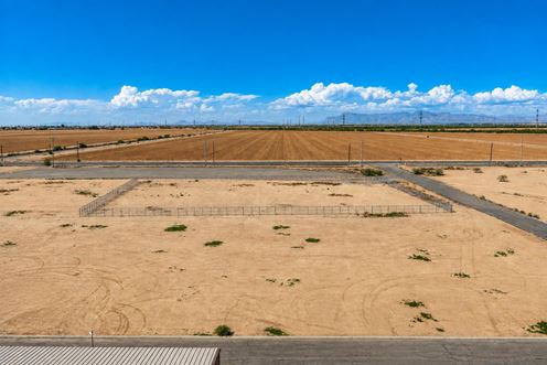 SWC Arizona Farms Rd and N Contractors Rd