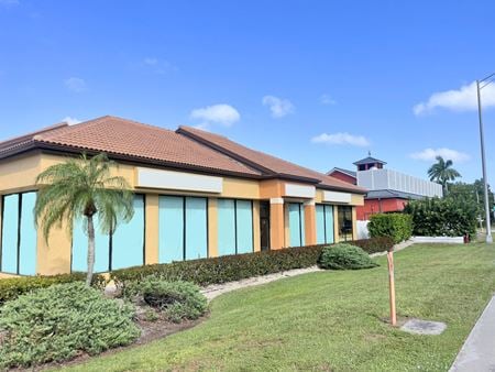 Retail space for Rent at 10353 Tamiami Trl N in Naples