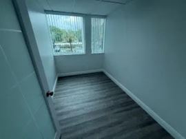 1743 SF Suite 203E PROFESSIONAL & MEDICAL OFFICE SPACE FOR LEASE