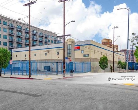 Industrial space for Rent at 667 Santa Fe Ave. in Los Angeles