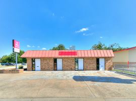 6700 S Western Ave