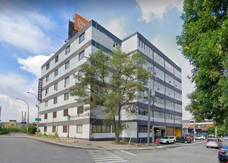 Industrial space for Rent at 8710 Avenue du Parc in Montréal