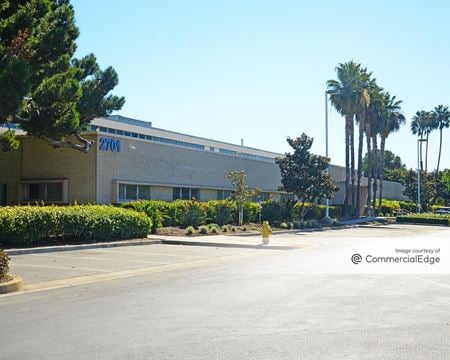 Commercial space for Rent at 2701 S. Harbor Blvd. in Santa Ana