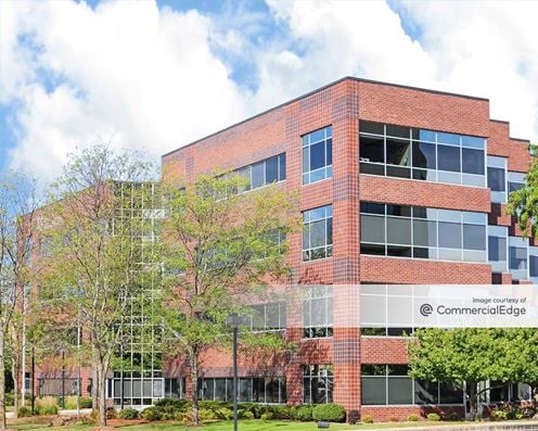 Bluemound Office Plaza