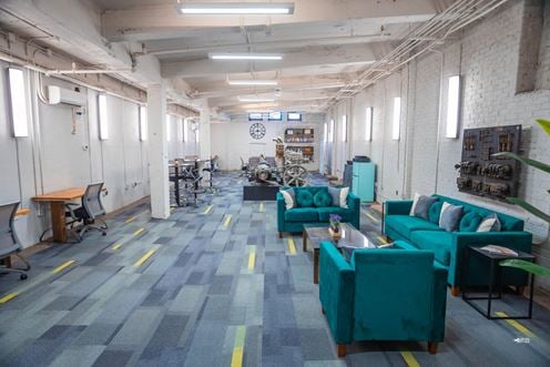The Montgomery Executive Suites - Hub City Underground Cowork Space