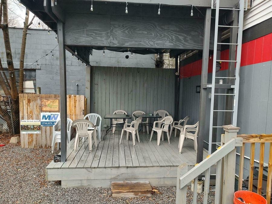 2,304+/- SF TURN KEY BAR